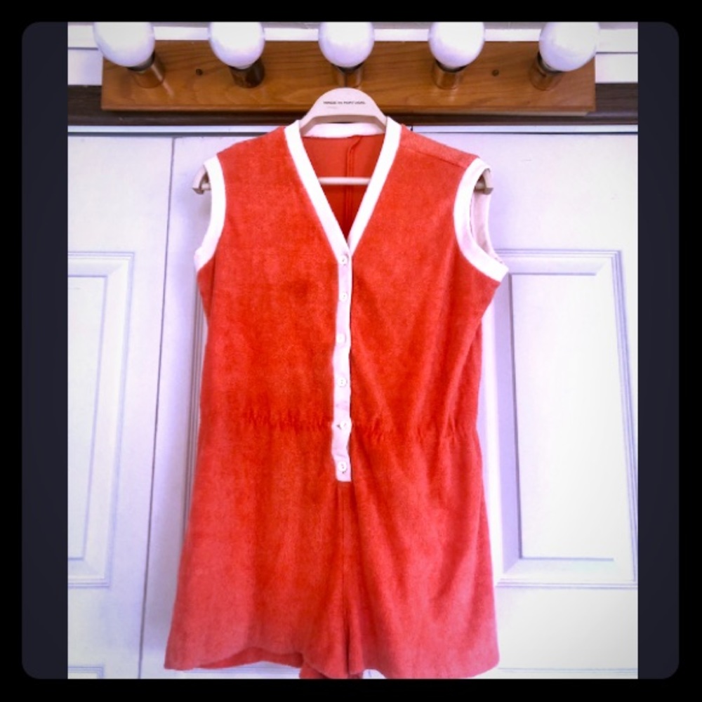 VTG 1970’s Orange Terry Cloth Romper 🧡